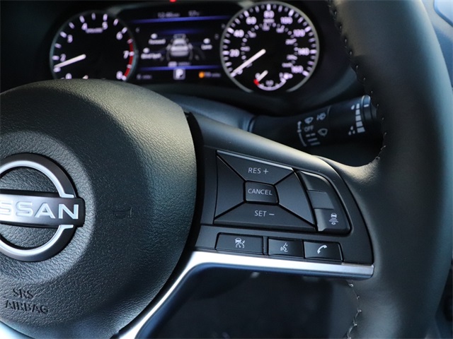 Vehicle image 20 of 24
