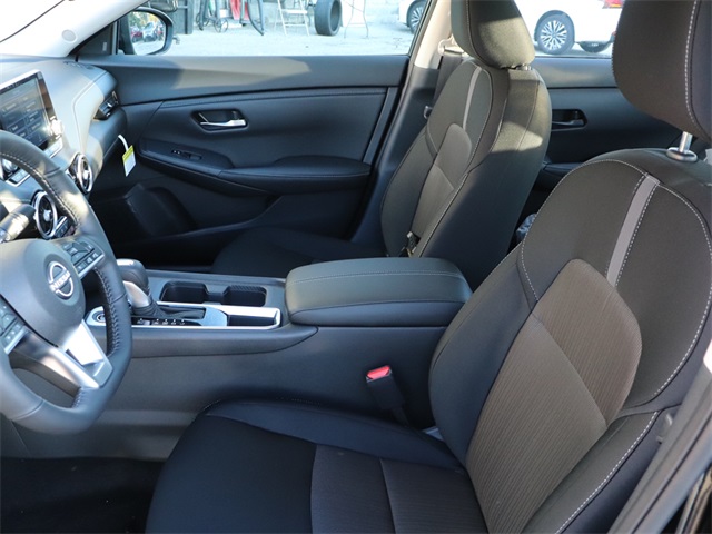Vehicle image 16 of 24