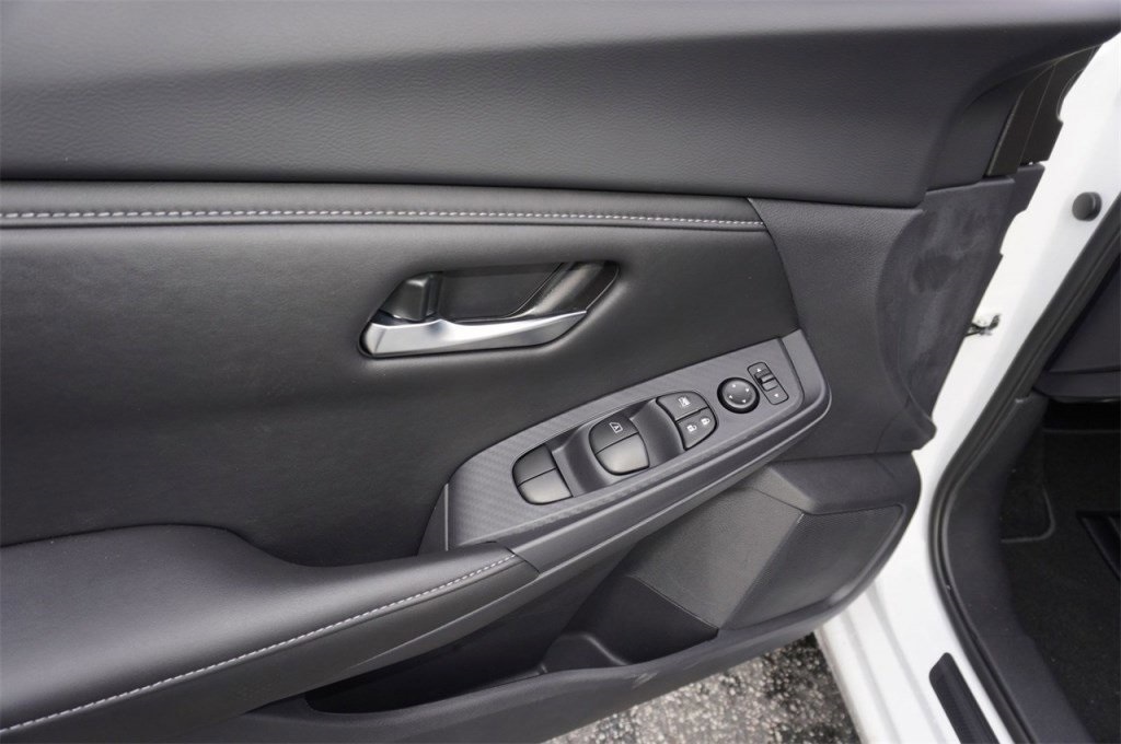 Vehicle image 29 of 55