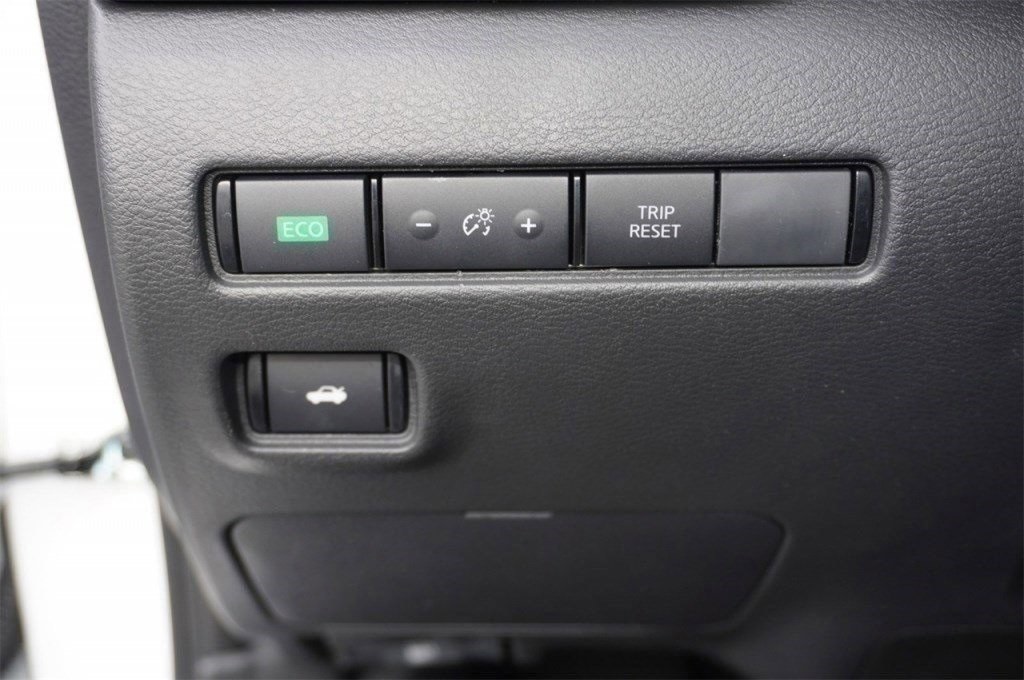 Vehicle image 40 of 55