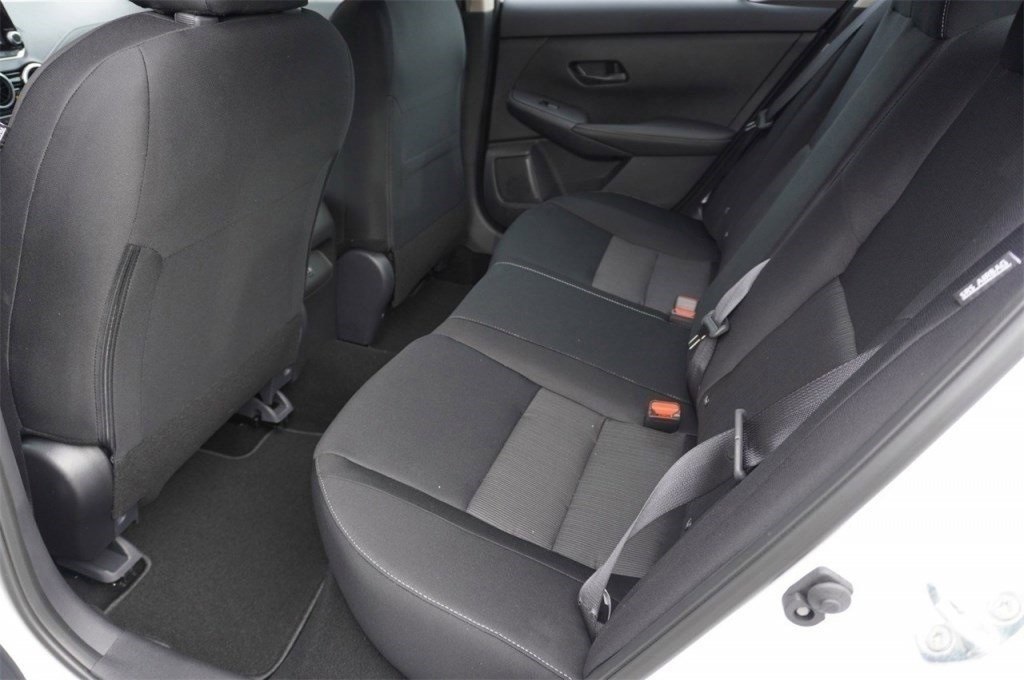 Vehicle image 9 of 55