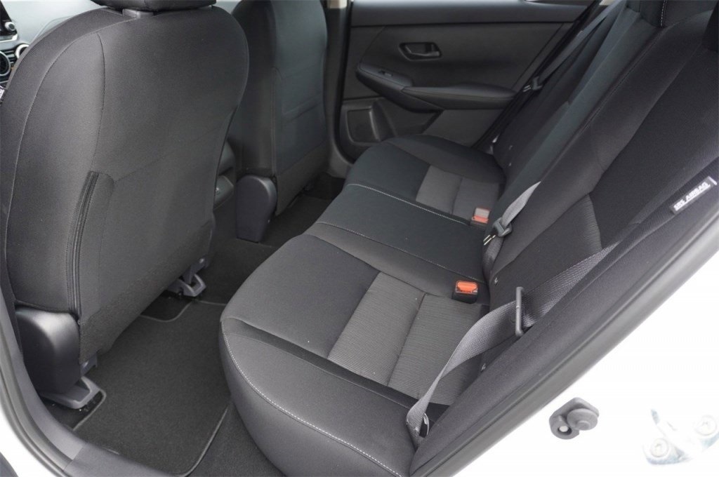 Vehicle image 7 of 55