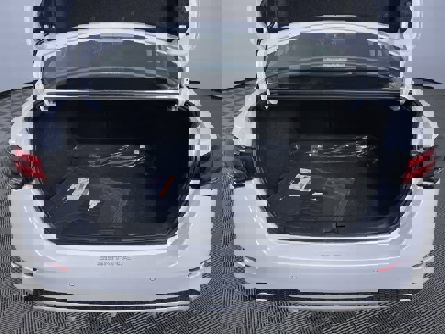 Vehicle image 24 of 27