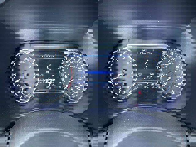 Vehicle image 17 of 27