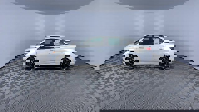 Vehicle image 11 of 27