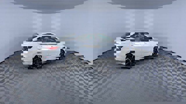 Vehicle image 7 of 27
