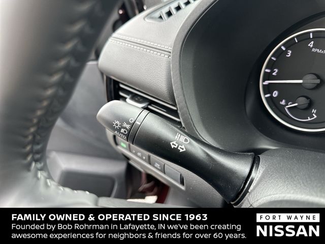Vehicle image 29 of 37