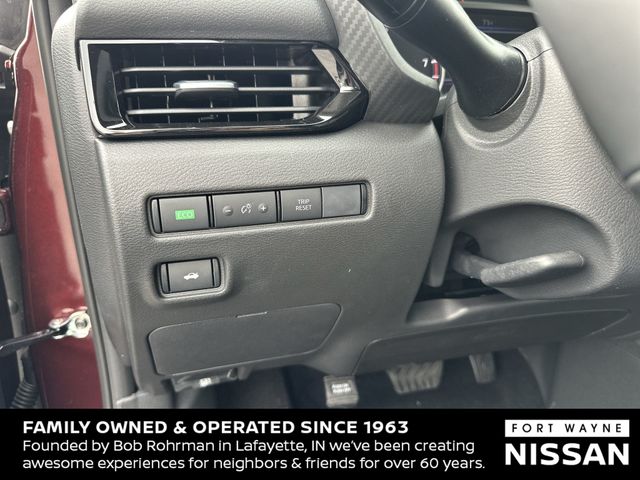 Vehicle image 15 of 37