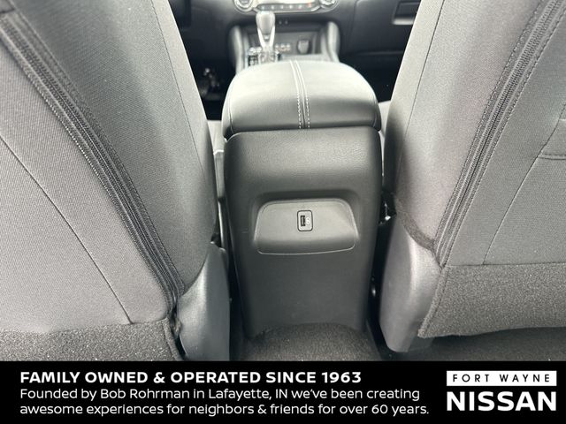 Vehicle image 18 of 37