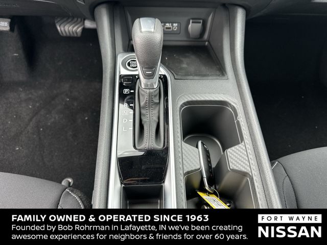 Vehicle image 26 of 37