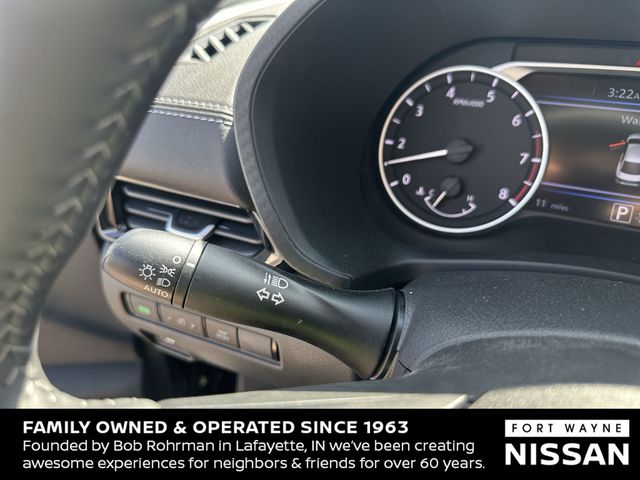 Vehicle image 18 of 37