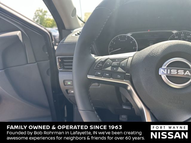 Vehicle image 23 of 37