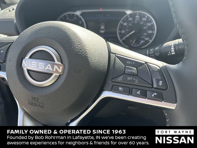 Vehicle image 25 of 37