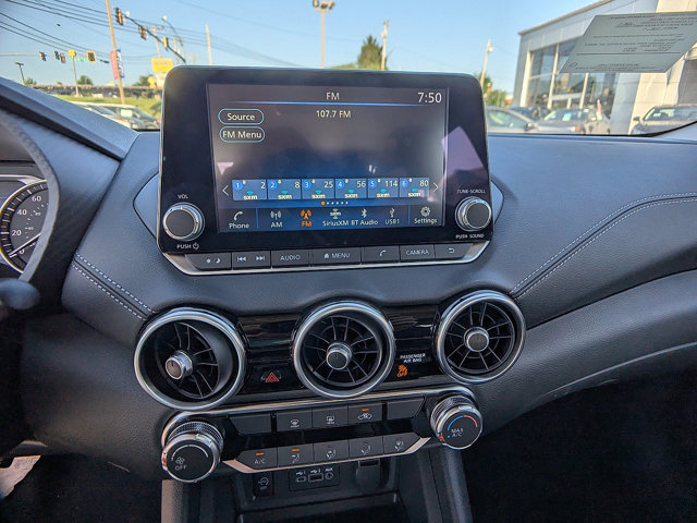 Vehicle image 16 of 28