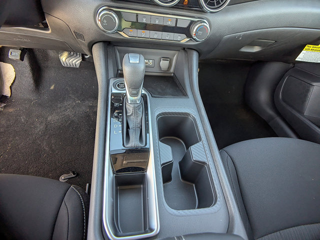 Vehicle image 17 of 28