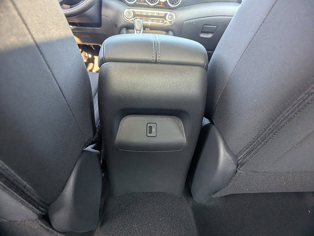 Vehicle image 26 of 28