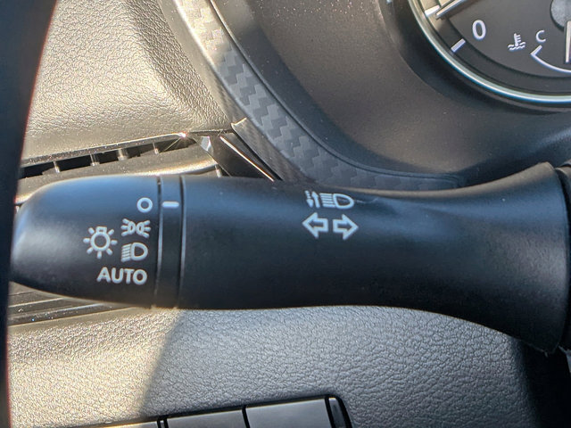 Vehicle image 23 of 28