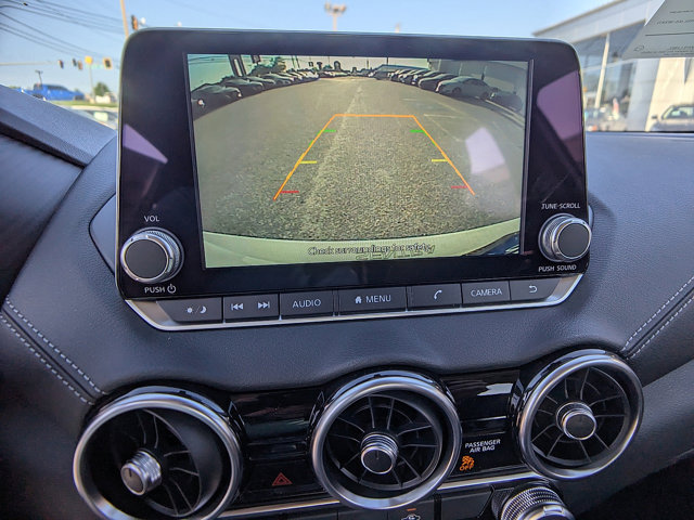 Vehicle image 15 of 28