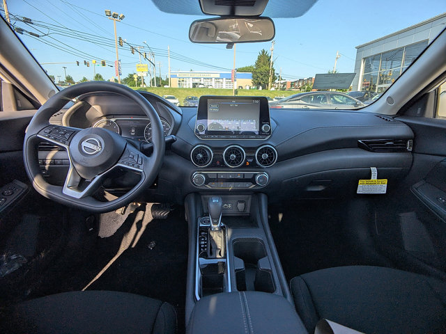 Vehicle image 13 of 28