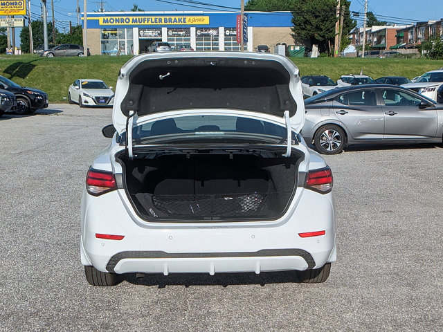 Vehicle image 25 of 28