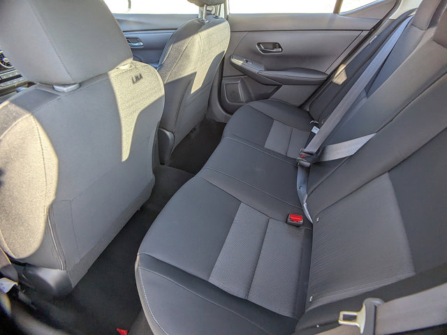 Vehicle image 10 of 28