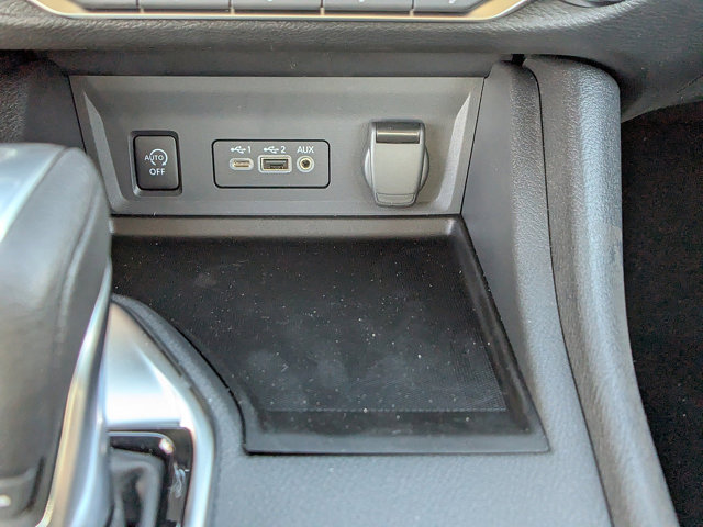 Vehicle image 19 of 28