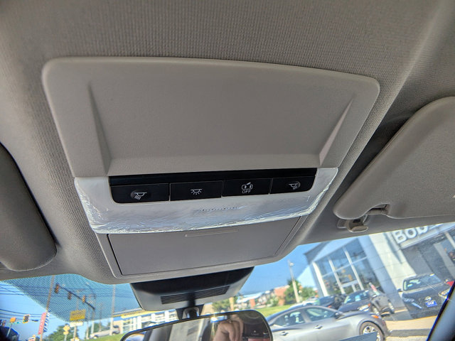 Vehicle image 27 of 28