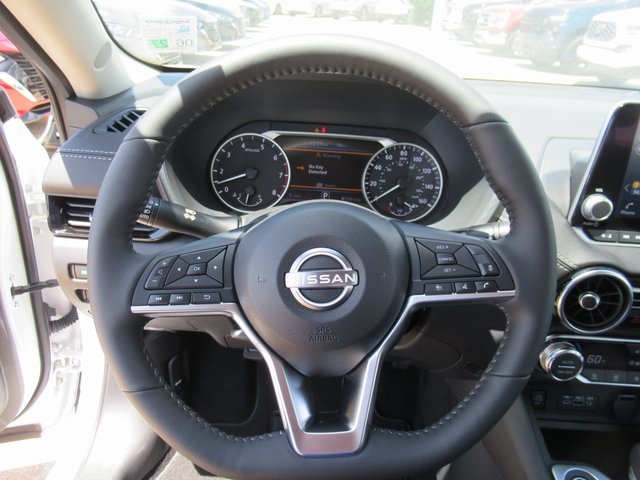 Vehicle image 9 of 19