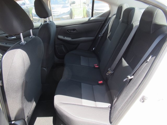 Vehicle image 8 of 19