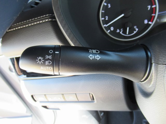 Vehicle image 18 of 19
