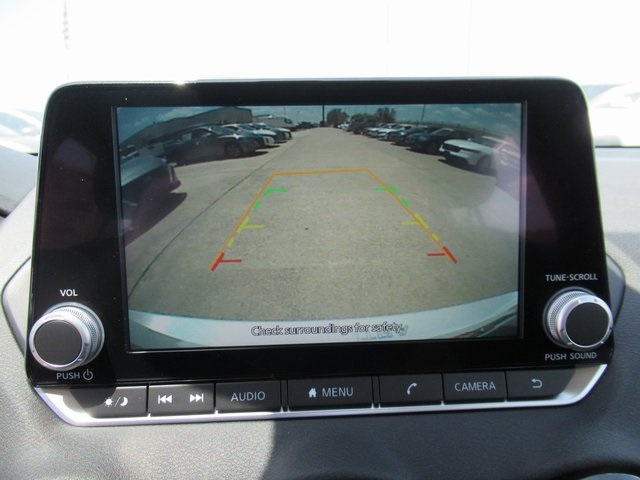 Vehicle image 11 of 19