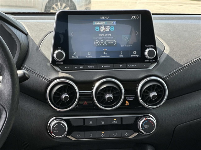 2025 Nissan Sentra SV Image 11 of 18