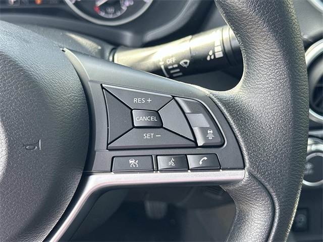 2025 Nissan Sentra SV Image 17 of 18