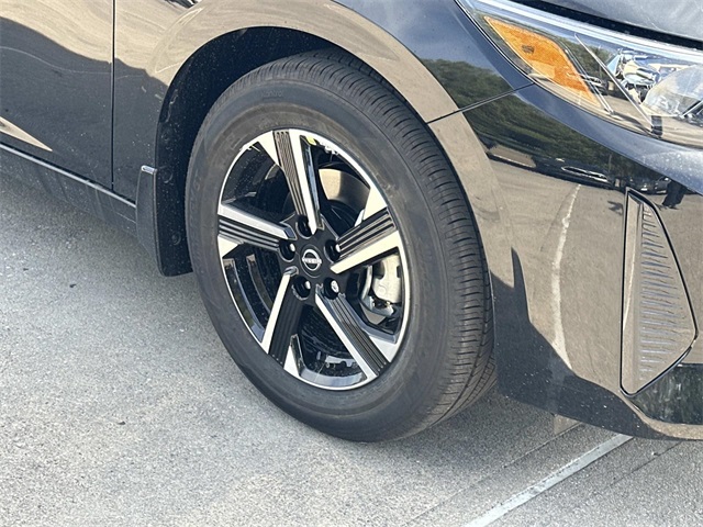 2025 Nissan Sentra SV Image 7 of 18