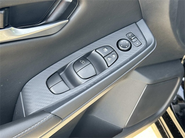 2025 Nissan Sentra SV Image 14 of 18