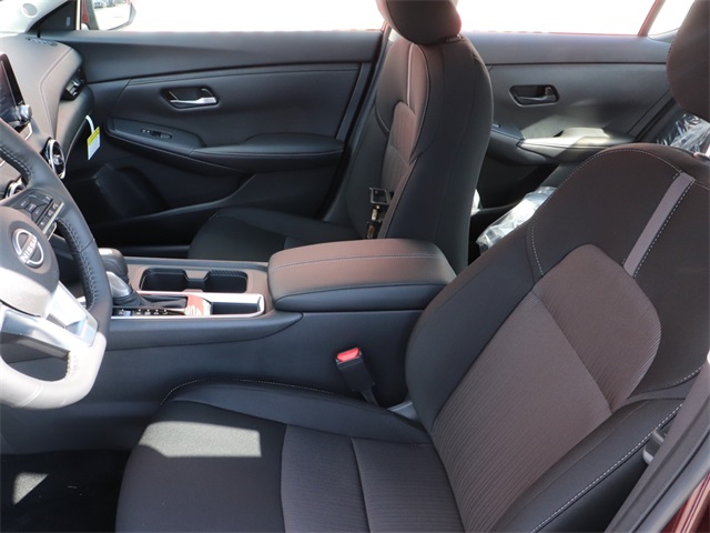 Vehicle image 16 of 25