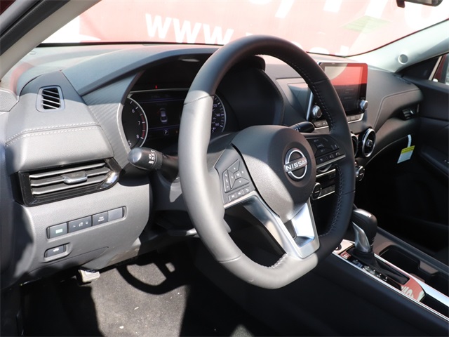 Vehicle image 14 of 25