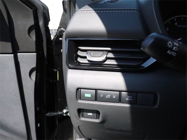 Vehicle image 23 of 25