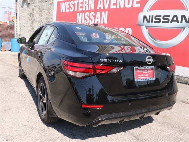 Vehicle image 10 of 25