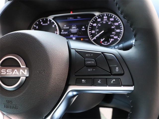 Vehicle image 19 of 25