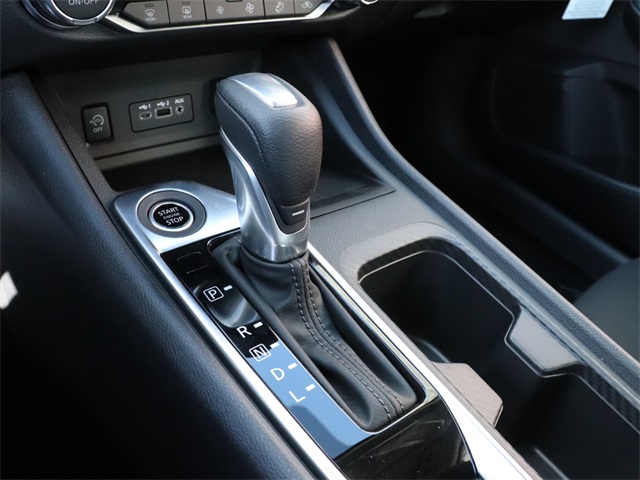 Vehicle image 22 of 25