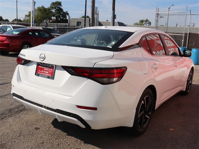 Vehicle image 7 of 24