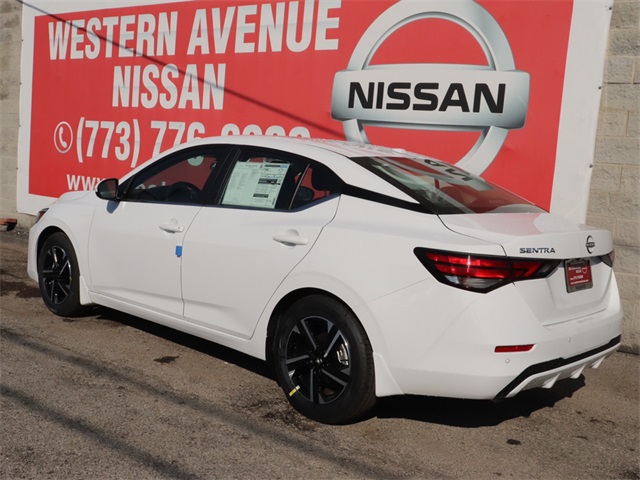 Vehicle image 11 of 24
