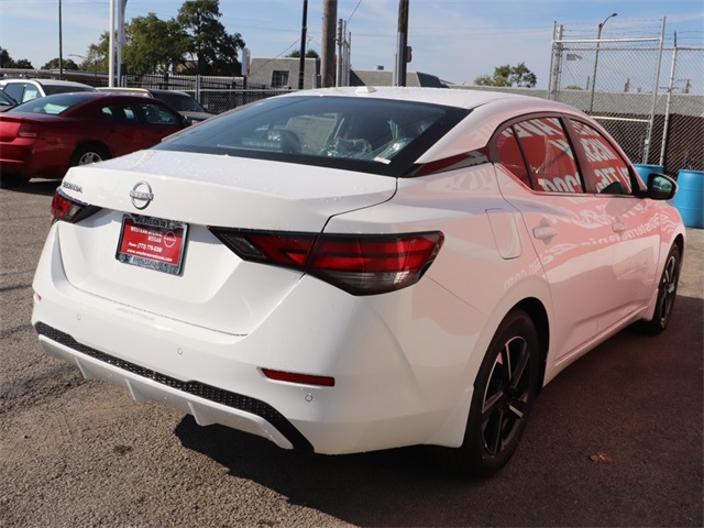 Vehicle image 8 of 24