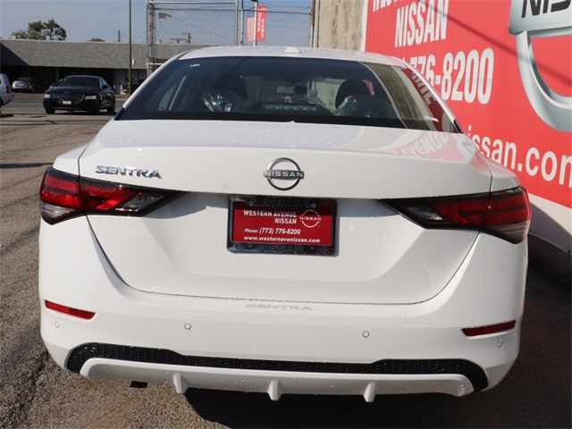 Vehicle image 10 of 24