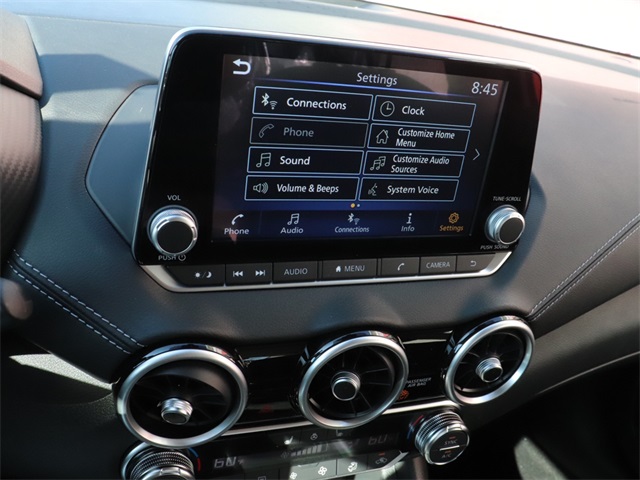 Vehicle image 19 of 24