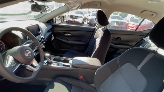 Vehicle image 16 of 24