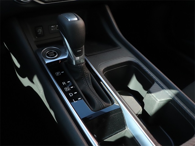 Vehicle image 23 of 24