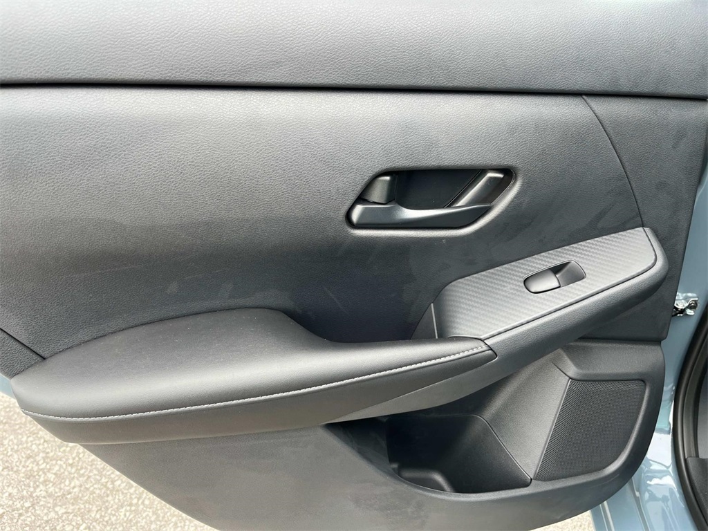 Vehicle image 19 of 26