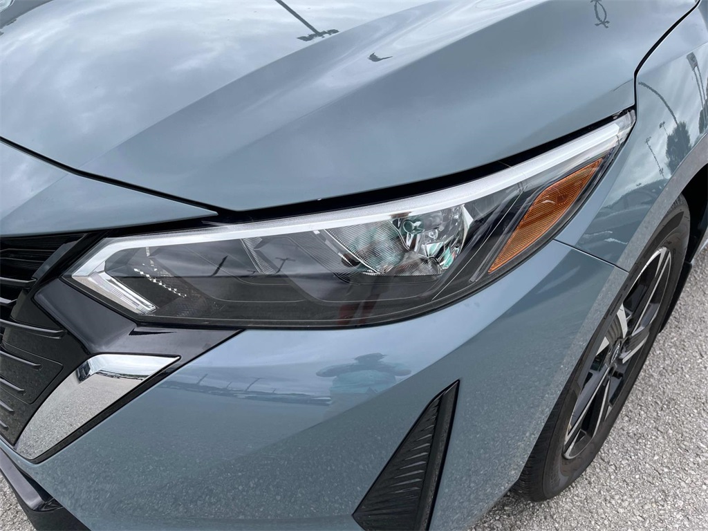 Vehicle image 23 of 26
